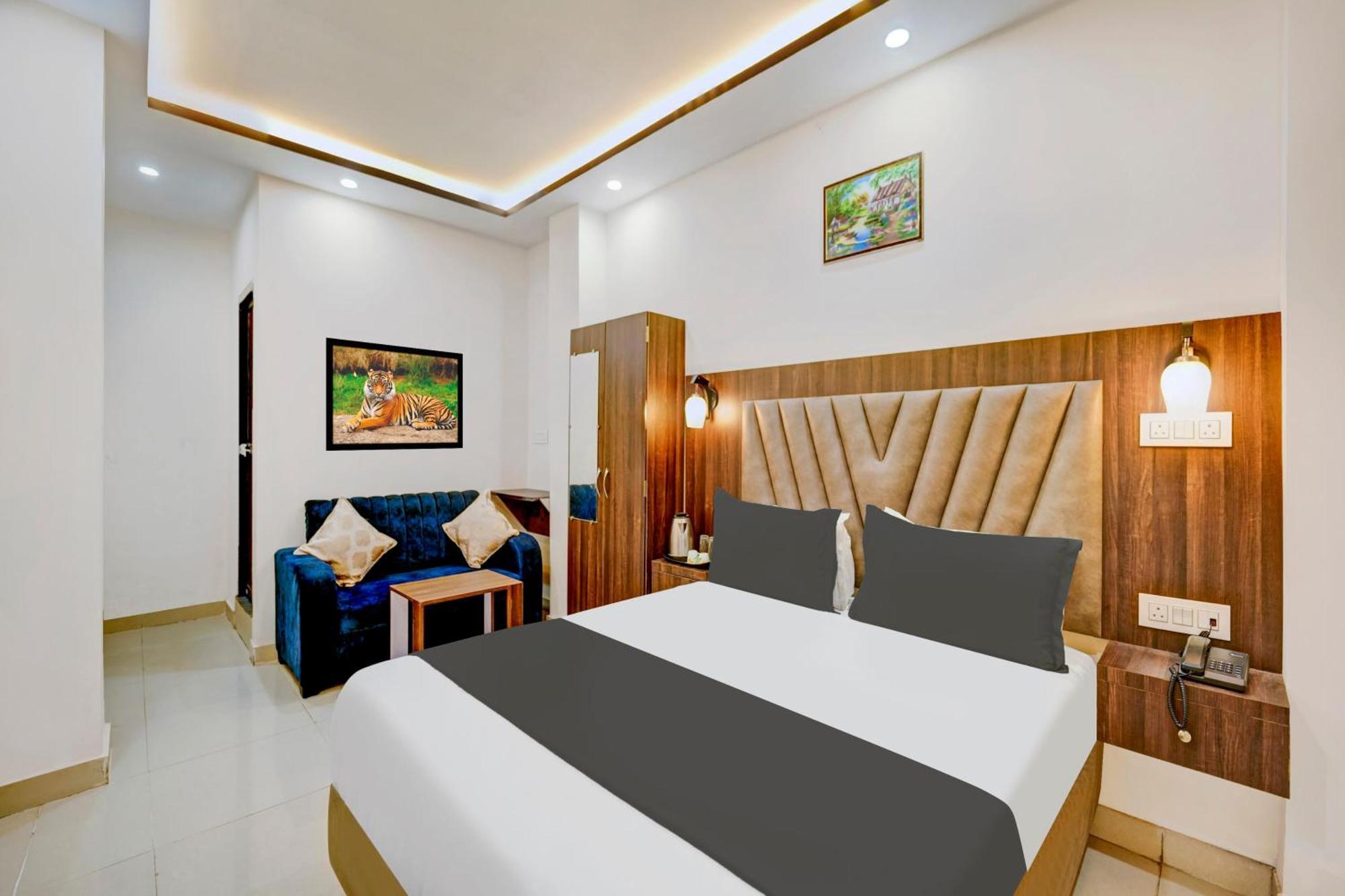 Super Townhouse Anisabad Near Mahavir Sansthan Khagaul Exterior foto